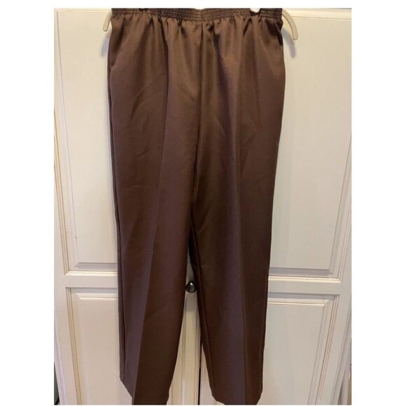 Alfred Dunner Women’s Brown Straight Leg Pull on Pants NWT size 14P MachineWash - Picture 5 of 12